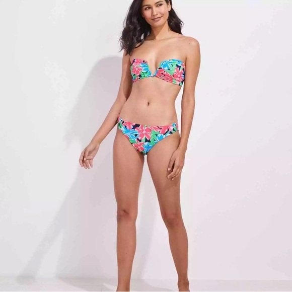 Vineyard Vines Other - New! Vineyard Vines Oleander Reversible Classic Bikini Top & Bottom Size Medium.
